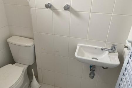 Apartamento à venda com 100m², 3 quartos e 2 vagas Apartamento à venda com 100m², 3 quartos e 2 vagasBanheiro
