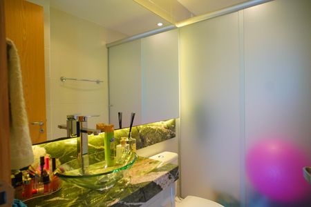 Apartamento à venda com 75m², 2 quartos e 2 vagasBanheiro 