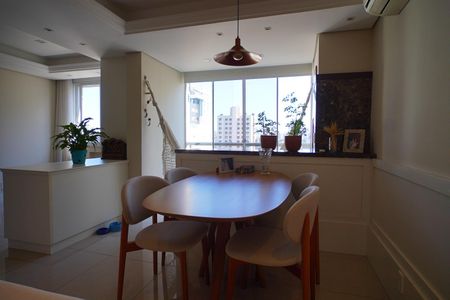 Apartamento à venda com 75m², 2 quartos e 2 vagasSala