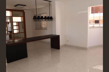 Sala 1 de apartamento para alugar com 1 quarto, 118m² em Setor Oeste, Goiânia