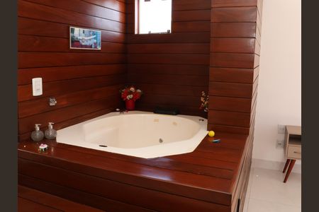 Apartamento para alugar com 118m², 1 quarto e 1 vagaBanheira