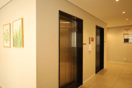 Apartamento à venda com 42m², 2 quartos e sem vagaÁrea comum - Saguão do prédio