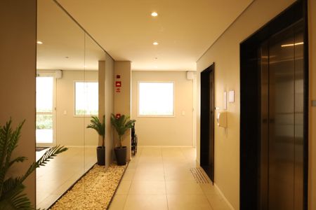 Apartamento à venda com 42m², 2 quartos e sem vagaÁrea comum - Saguão do prédio