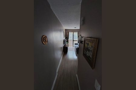 Corredor de apartamento à venda com 3 quartos, 56m² em Jardim Santa Emilia, São Paulo