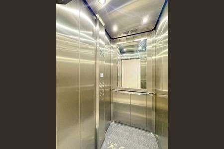 Apartamento para alugar com 64m², 2 quartos e sem vagaElevador