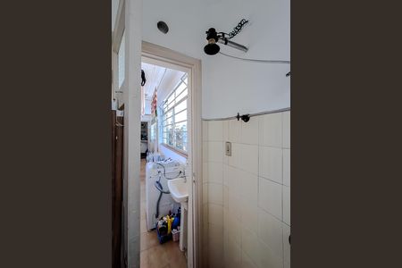 Apartamento para alugar com 117m², 2 quartos e 1 vaga Apartamento para alugar com 117m², 2 quartos e 1 vagaBanheiro de serviço