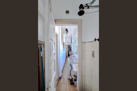 Apartamento para alugar com 117m², 2 quartos e 1 vaga Apartamento para alugar com 117m², 2 quartos e 1 vagaBanheiro de serviço