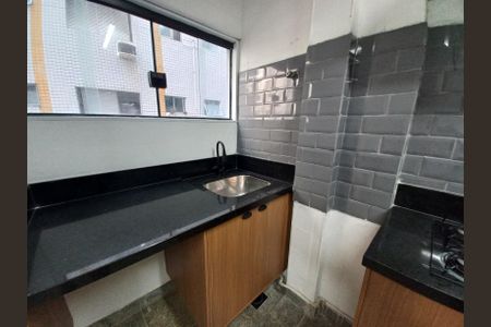 Cozinha de apartamento para alugar com 1 quarto, 65m² em Centro, São Vicente