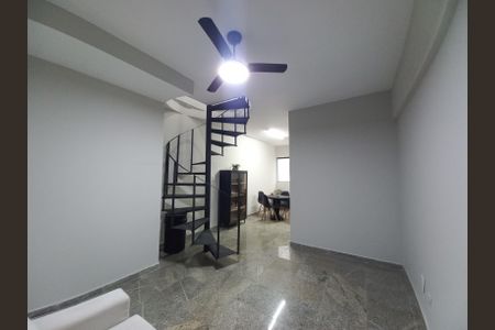Sala de apartamento para alugar com 1 quarto, 65m² em Centro, São Vicente