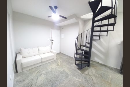 Sala de apartamento para alugar com 1 quarto, 65m² em Centro, São Vicente