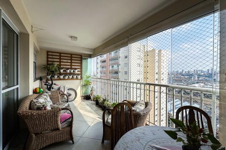 Apartamento à venda com 122m², 3 quartos e 2 vagasVaranda