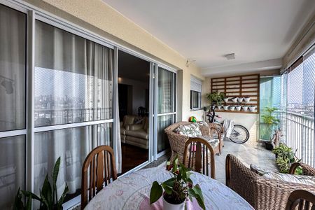 Apartamento à venda com 122m², 3 quartos e 2 vagasVaranda