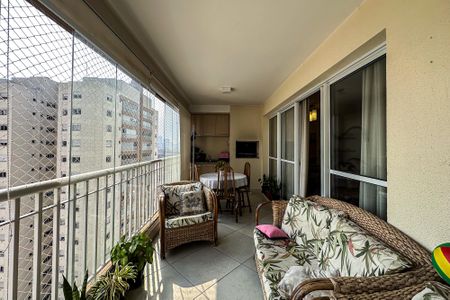 Apartamento à venda com 122m², 3 quartos e 2 vagasVaranda
