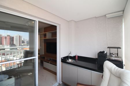 Apartamento à venda com 60m², 2 quartos e 1 vagaSala / Cozinha - Varanda