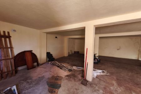 Casa para alugar com 327m², 3 quartos e 3 vagas Casa para alugar com 327m², 3 quartos e 3 vagasQuintal - Garagem