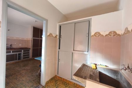 Área de Serviço de casa para alugar com 3 quartos, 327m² em Vila Carminha, Campinas