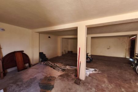 Casa para alugar com 327m², 3 quartos e 3 vagas Casa para alugar com 327m², 3 quartos e 3 vagasQuintal - Garagem