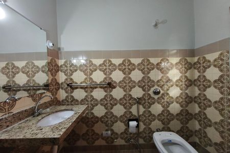 Banheiro de casa para alugar com 3 quartos, 327m² em Vila Carminha, Campinas
