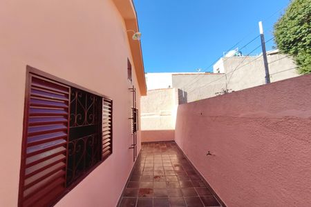Corredor - Quintal de casa para alugar com 3 quartos, 327m² em Vila Carminha, Campinas