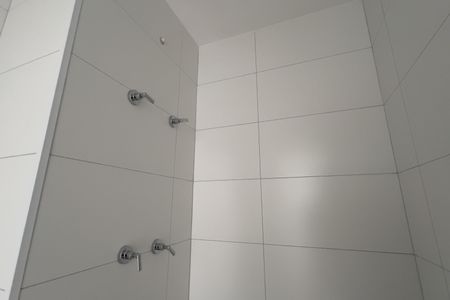 Banheiro de apartamento à venda com 1 quarto, 27m² em Centro, Guarulhos