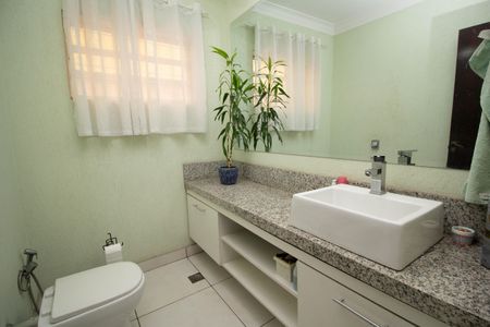 Casa à venda com 188m², 3 quartos e 2 vagasLavabo