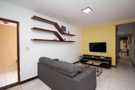 Sala de casa à venda com 3 quartos, 188m² em Jardim Marisa, São Paulo