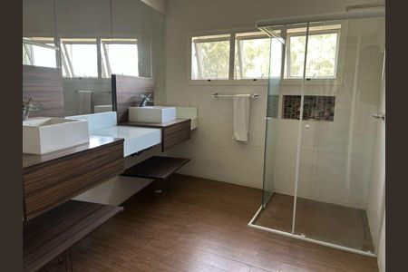 Casa à venda com 5 quartos, 1067m² em Residencial Tambore, Barueri
