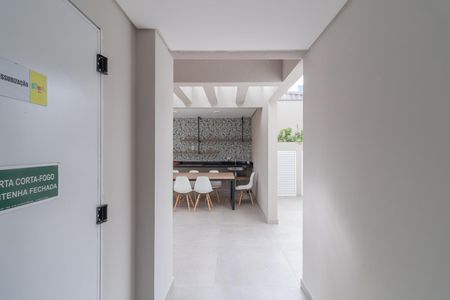 Apartamento para alugar com 39m², 2 quartos e sem vagaÁrea comum - Churrasqueira