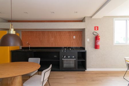 Apartamento para alugar com 39m², 2 quartos e sem vagaÁrea comum - Salão de festas