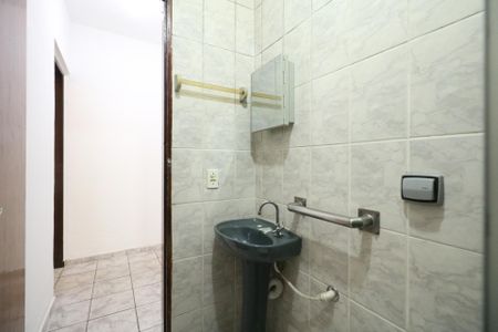 Banheiro de casa para alugar com 1 quarto, 80m² em Eldorado, Diadema