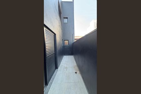 Apartamento à venda com 105m², 2 quartos e 2 vagas Apartamento à venda com 105m², 2 quartos e 2 vagasQuarto 1 Varanda