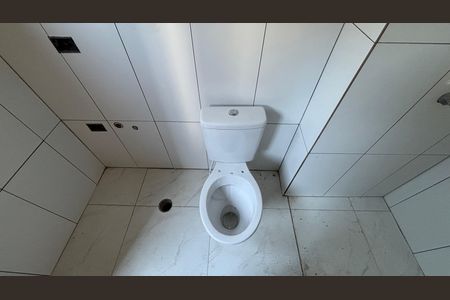 Apartamento à venda com 85m², 2 quartos e 2 vagas Apartamento à venda com 85m², 2 quartos e 2 vagasBanheiro da Suíte 1