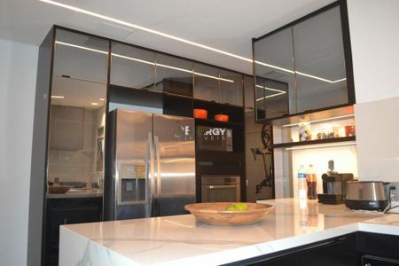 Apartamento à venda com 216m², 4 quartos e 4 vagas