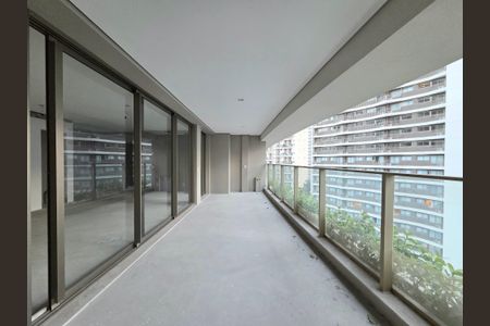 Apartamento para alugar com 149m², 3 quartos e 2 vagas Apartamento para alugar com 149m², 3 quartos e 2 vagasVaranda