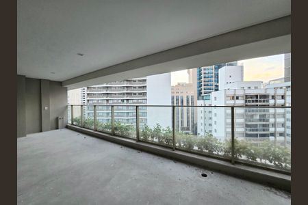 Apartamento para alugar com 149m², 3 quartos e 2 vagas Apartamento para alugar com 149m², 3 quartos e 2 vagasVaranda