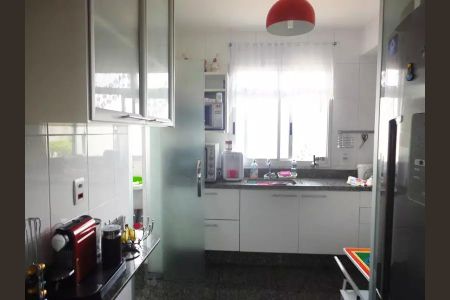 Apartamento para alugar com 3 quartos, 107m² em Santa Efigênia, Belo Horizonte