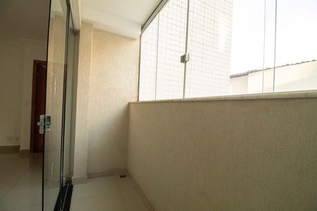 Varanda  de apartamento para alugar com 3 quartos, 83m² em Minas Brasil, Belo Horizonte