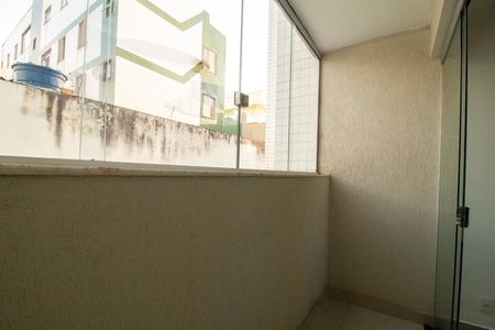 Varanda  de apartamento para alugar com 3 quartos, 83m² em Minas Brasil, Belo Horizonte