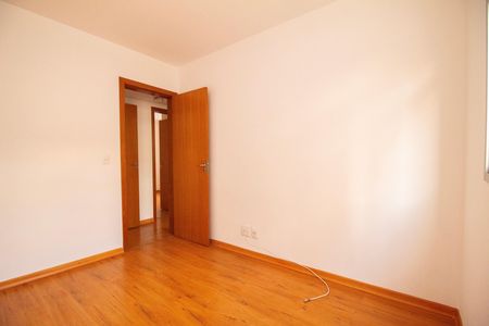 Quarto 01 de apartamento para alugar com 3 quartos, 83m² em Minas Brasil, Belo Horizonte