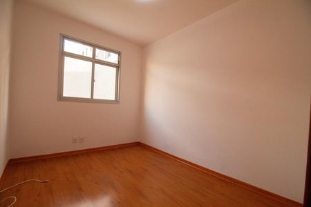 Quarto 01 de apartamento para alugar com 3 quartos, 83m² em Minas Brasil, Belo Horizonte