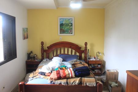 Casa à venda com 600m², 4 quartos e 2 vagasSuíte