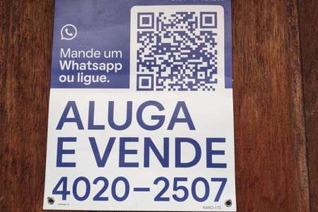 Casa à venda com 600m², 4 quartos e 2 vagas Casa à venda com 600m², 4 quartos e 2 vagasPlaquinha