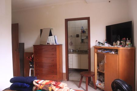 Casa à venda com 600m², 4 quartos e 2 vagasSuíte