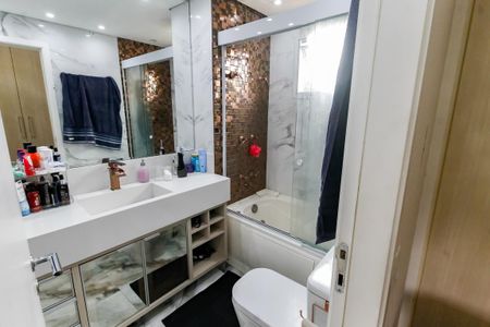 Apartamento à venda com 143m², 3 quartos e 2 vagasBanheiro da Suíte 3