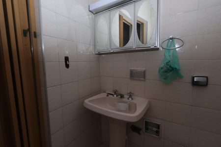 Casa à venda com 180m², 2 quartos e sem vagaBanheiro Social