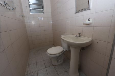 Casa à venda com 180m², 2 quartos e sem vagaBanheiro da Suíte