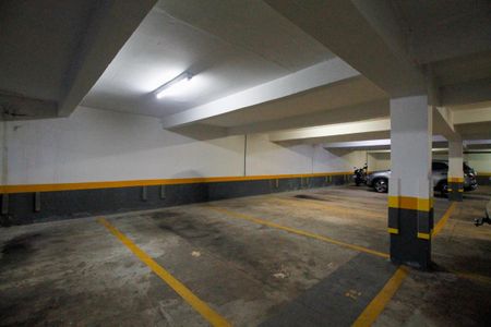 Apartamento à venda com 83m², 2 quartos e 1 vaga Apartamento à venda com 83m², 2 quartos e 1 vagaÁrea Comum - Garagem