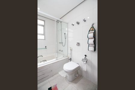 Apartamento à venda com 83m², 2 quartos e 1 vaga Apartamento à venda com 83m², 2 quartos e 1 vagaBanheiro da Suíte