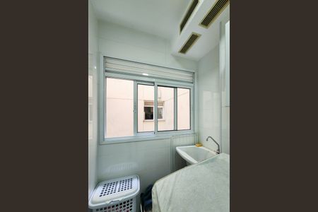 Apartamento à venda com 72m², 2 quartos e 1 vagaÁrea de Serviço 