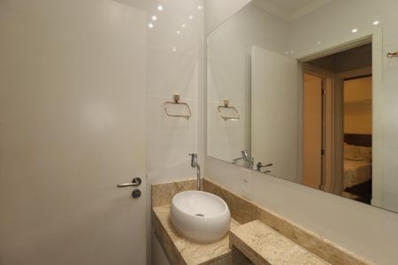 Apartamento à venda com 117m², 3 quartos e 2 vagasBanheiro Social